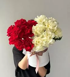 Букет "Дейли Роуз" роскошныевывернутые розы в коробке